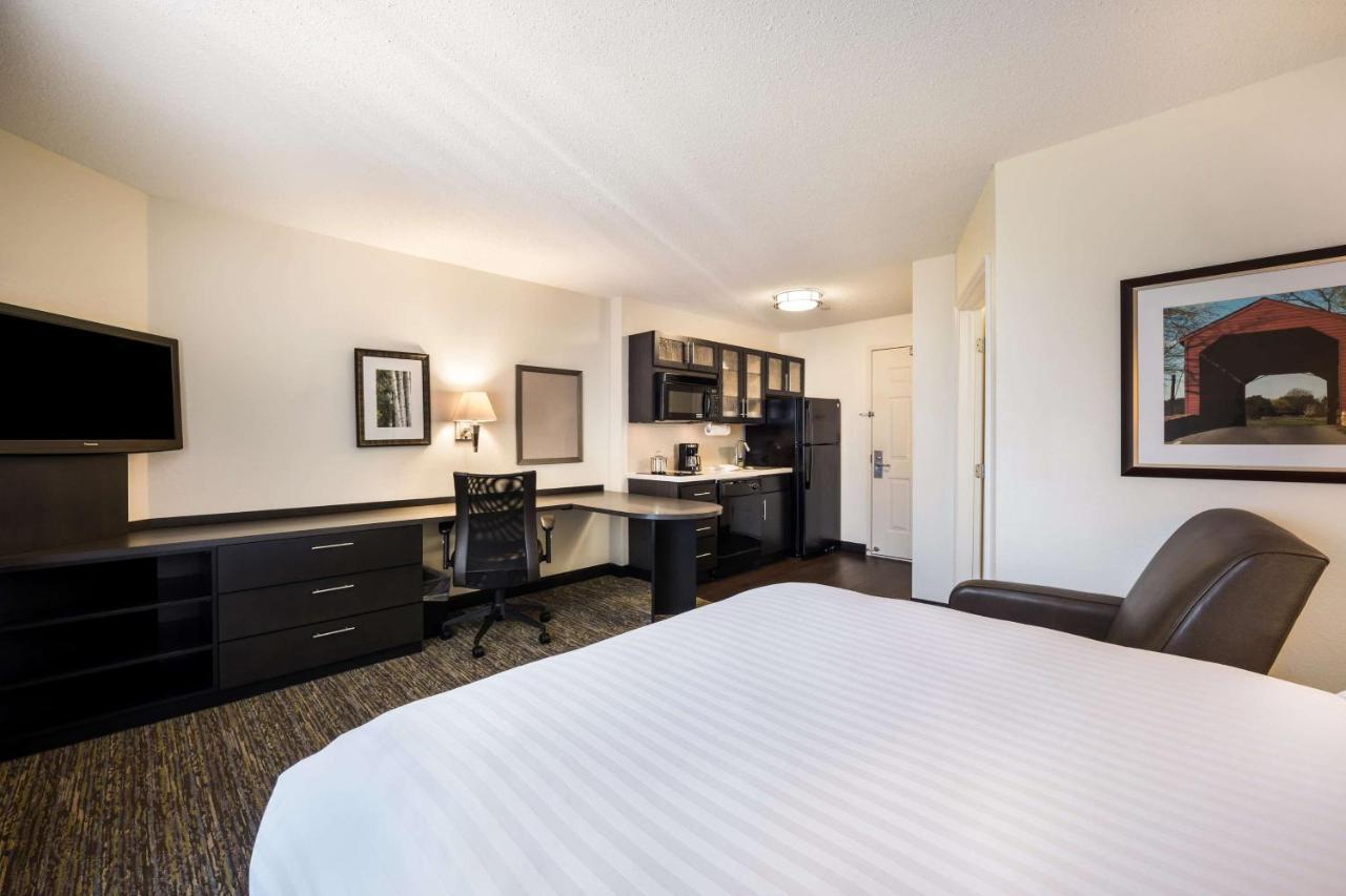 Sonesta Simply Suites Huntsville Research Park Екстер'єр фото