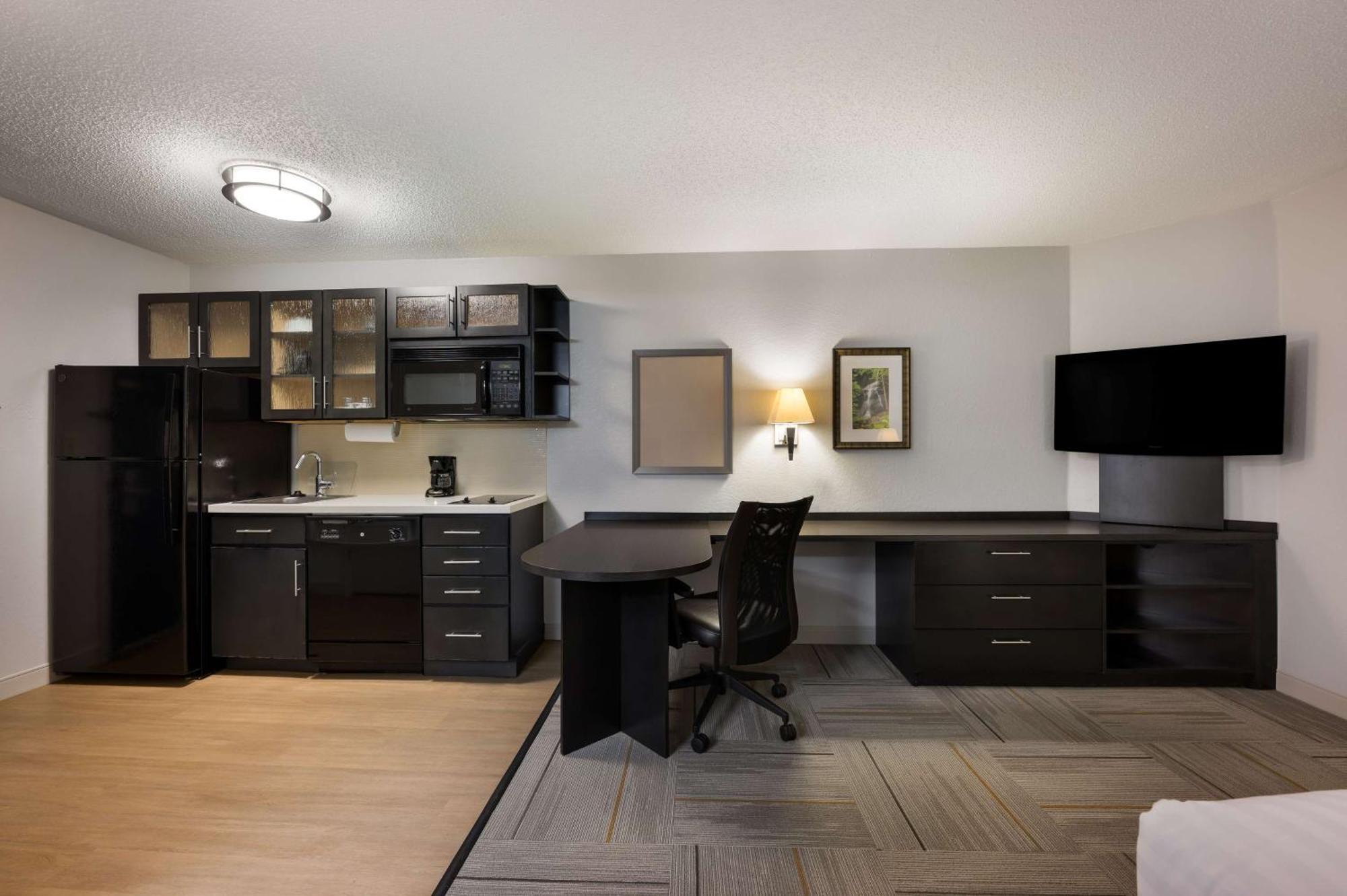 Sonesta Simply Suites Huntsville Research Park Екстер'єр фото