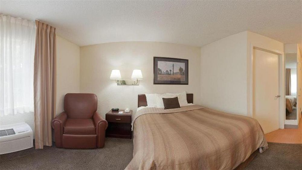 Sonesta Simply Suites Huntsville Research Park Екстер'єр фото