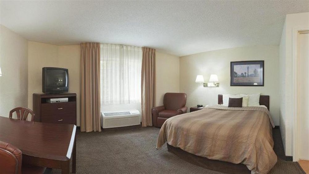 Sonesta Simply Suites Huntsville Research Park Екстер'єр фото