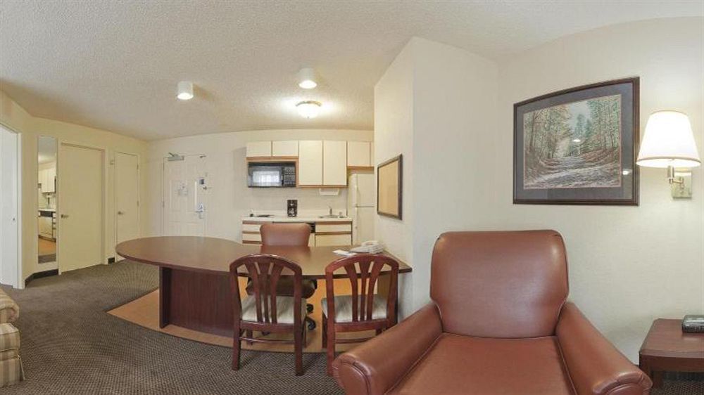 Sonesta Simply Suites Huntsville Research Park Екстер'єр фото