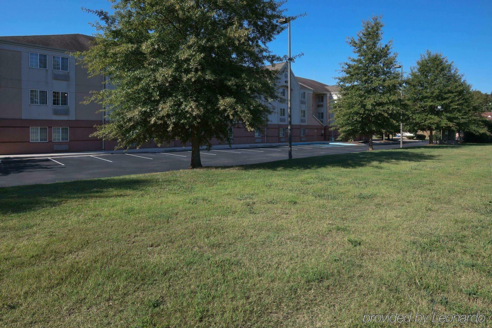 Sonesta Simply Suites Huntsville Research Park Екстер'єр фото